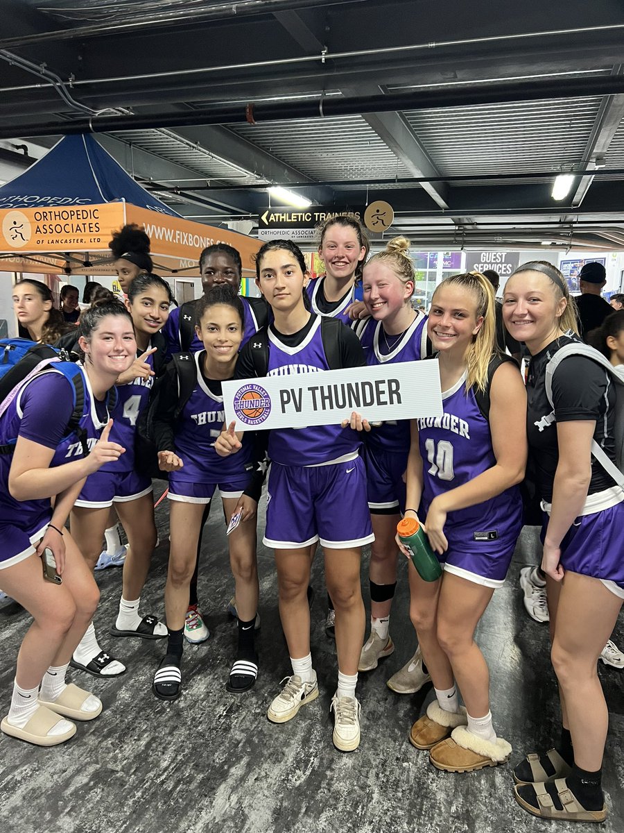 CoachKrystal20's tweet photo. And we advance!! Great win tonight for our 17u squad - next game is tomorrow at 12:20pm on court 5 @PVThunder_ 

@hgsl_girls championship week! https://t.co/iRmKUSbw0Y