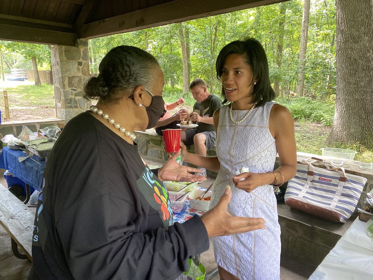 ShannonSneed4MD's tweet photo. Ended my day with our friends from the Southwest Baltimore County Democratic Club.
We are so grateful for your support of #TeamPerezSneed and are looking forward to being partners with leaders like @JohnnyOJr in helping create a #betterBaltimoreCounty and a stronger Maryland. https://t.co/UNLPqs2iRk