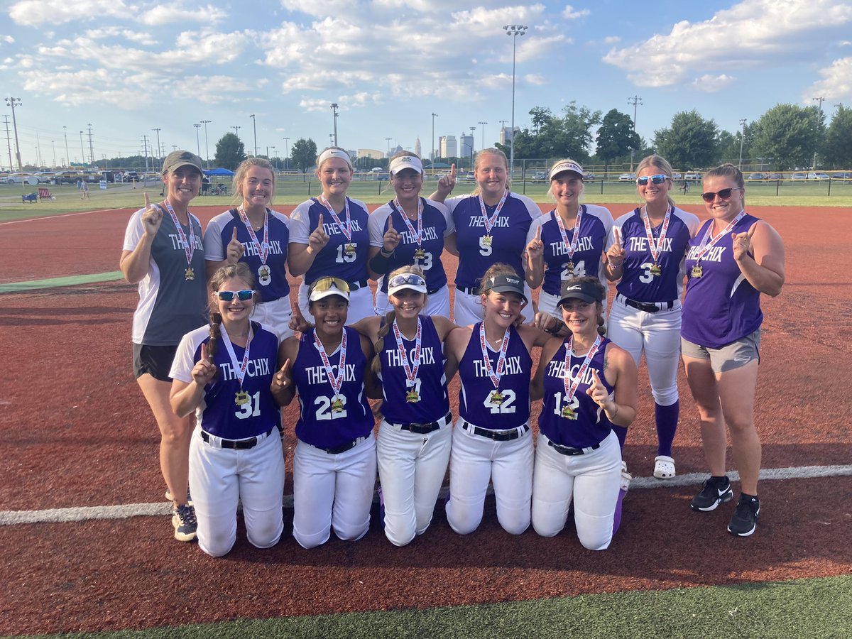 18UDiamondChix's tweet photo. Buckeye Showdown Recruitfest 18U Champs!!!!! Congrats ladies!! #letsgochix https://t.co/WVBkXfpIbf