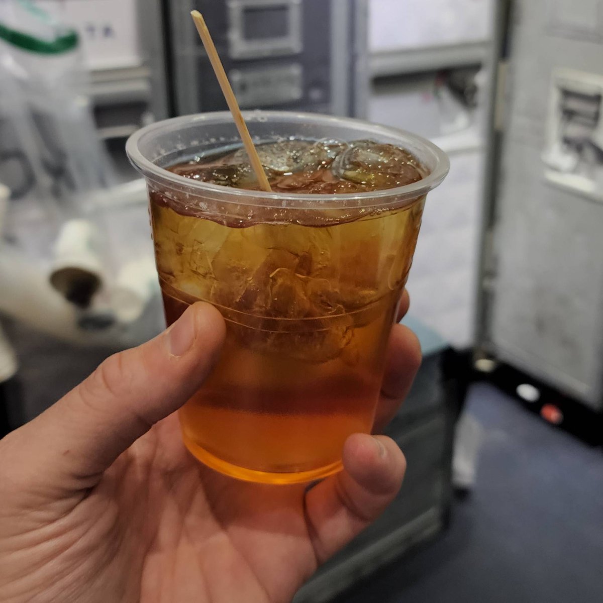 On a @delta flight to ATL, having a tea party!!
maybe one day, they will serve our tea. 😀

A tea loving  flight attendants suggested an interesting mix. Have you tried apple juice + earl grey. It's quite good. What fun mixes have you made? 

#tea #mixed #creativiTEA #delta #puns