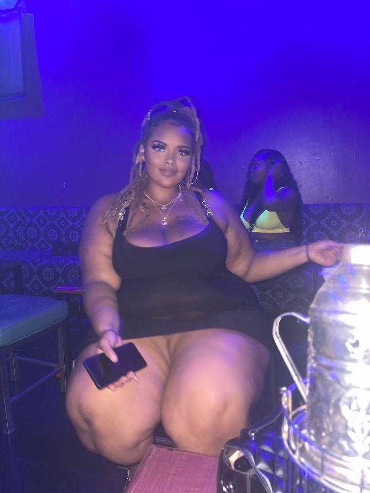 aurelias_world_'s tweet photo. Big Pressure 💎
❤️If you love BBWs
🔁 Rt if you obsessed 🫠

https://t.co/YMmO4adk2H https://t.co/m7ubOTnVQ8