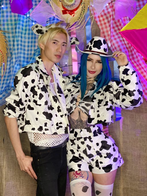 Depois de tequila, gyn, quent&atilde;o (e o que mais tivesse)&hellip;  Sobrevivemos &agrave; festa julina haha 😂   @XLeanArcher<a href="/tag/theotakubox"class="tags"><span>#theotakubox</span></a>