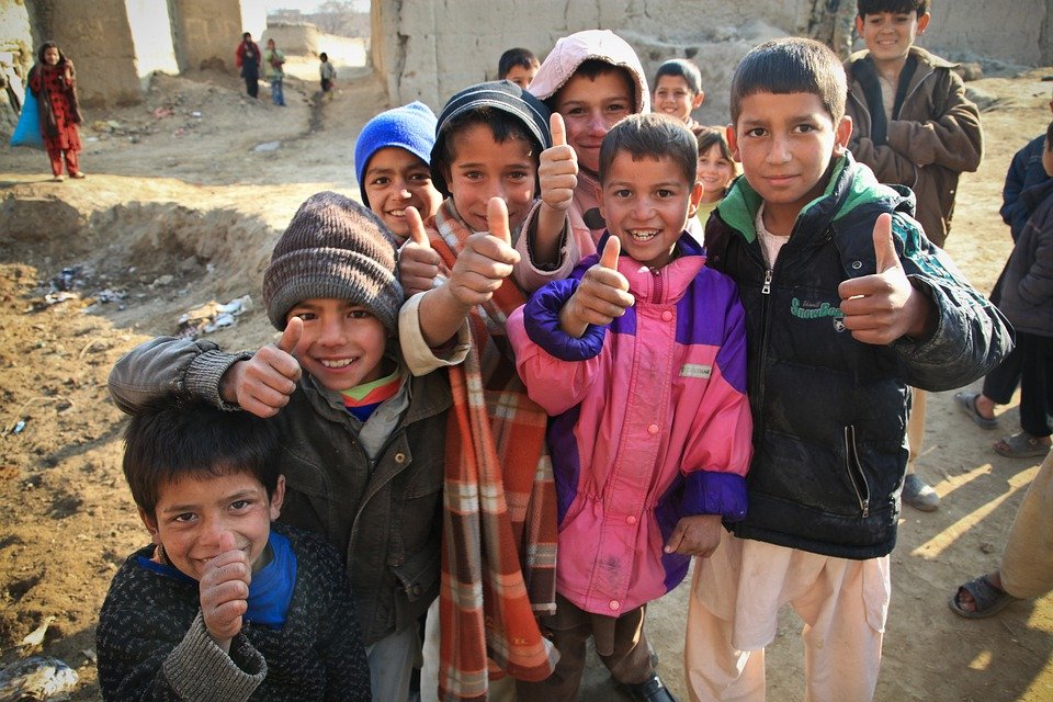books_borders's tweet photo. So grateful that the Elementary Teachers Federation of Ontario has donated to help Afghan refugees! The ETFO's generous gift will allow us to give 1,000 new books in English and Dari/Pashto to Afghan kids arriving in Canada!
Thank you ETFO!!! #teacher #RefugeesWelcome #canada https://t.co/Y1iumQ7nzV