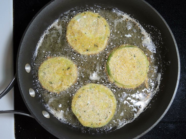 KubinRonnie's tweet photo. Fried Green Tomatoes π₯π
#FriedGreenTomatoes #Cooking #cookingmyway #Tomato https://t.co/3U3L30FUL4