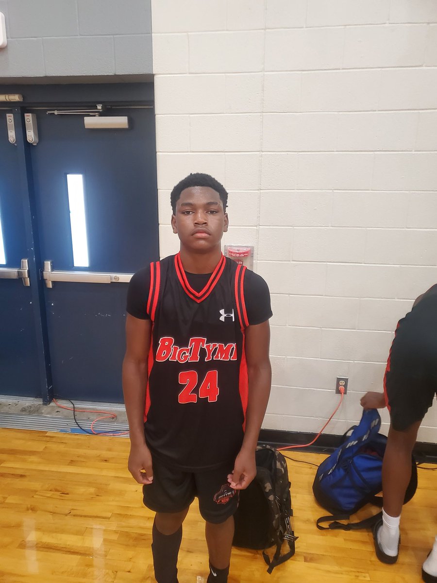 TaylorMade Pick 

Ashton 'Ju Ju' Minor 5'10 PG 2027 BigTyme PA 24

- Quick first step 
- Good facilitator 
- Shoot the three 

#GASOLIVE22 #GASO #TaylorMadeHoops #Subscribe #Getyoursubscription

College Coaches 👀👁👀