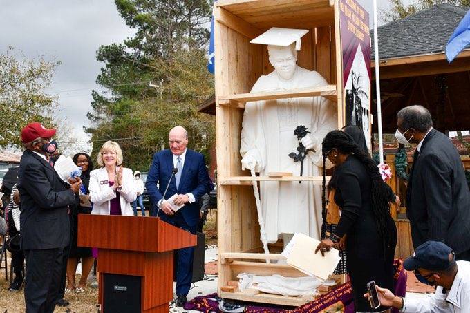 RepJamesClyburn's tweet photo. Mary McLeod Bethune was one of my mom’s greatest heroes.
 
As we celebrate her birthday this month, we will honor her trailblazing legacy by officially making her the first Black person to have a statue of their likeness sent by a state in the U.S. Capitol. https://t.co/eM8nal4heG
