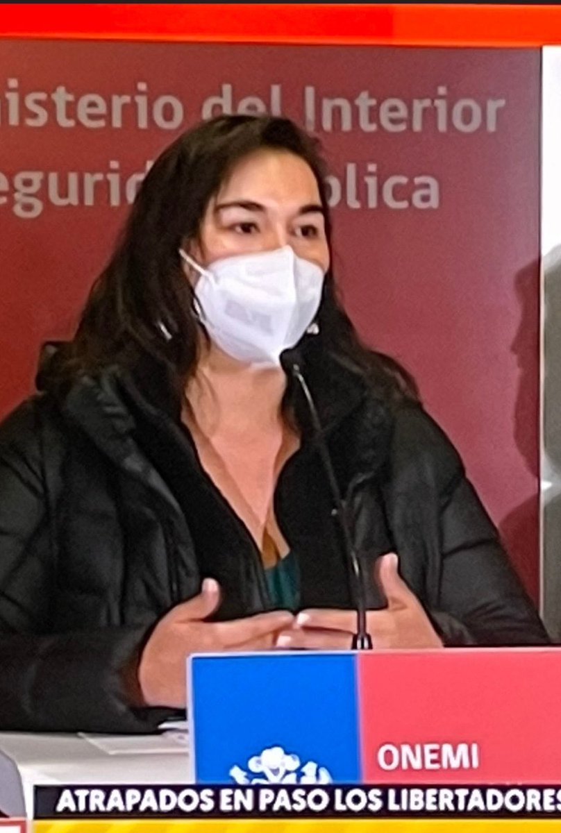 Primera emergencia que les toca enfrentar y casi entierran en la nieve a camioneros y familias. Estos eran los que criticaban todo, tenían a los expertos en todo y lo sabían hacer todo. Llegaron al poder y van de negligencia en negligencia ¡Impresionante!