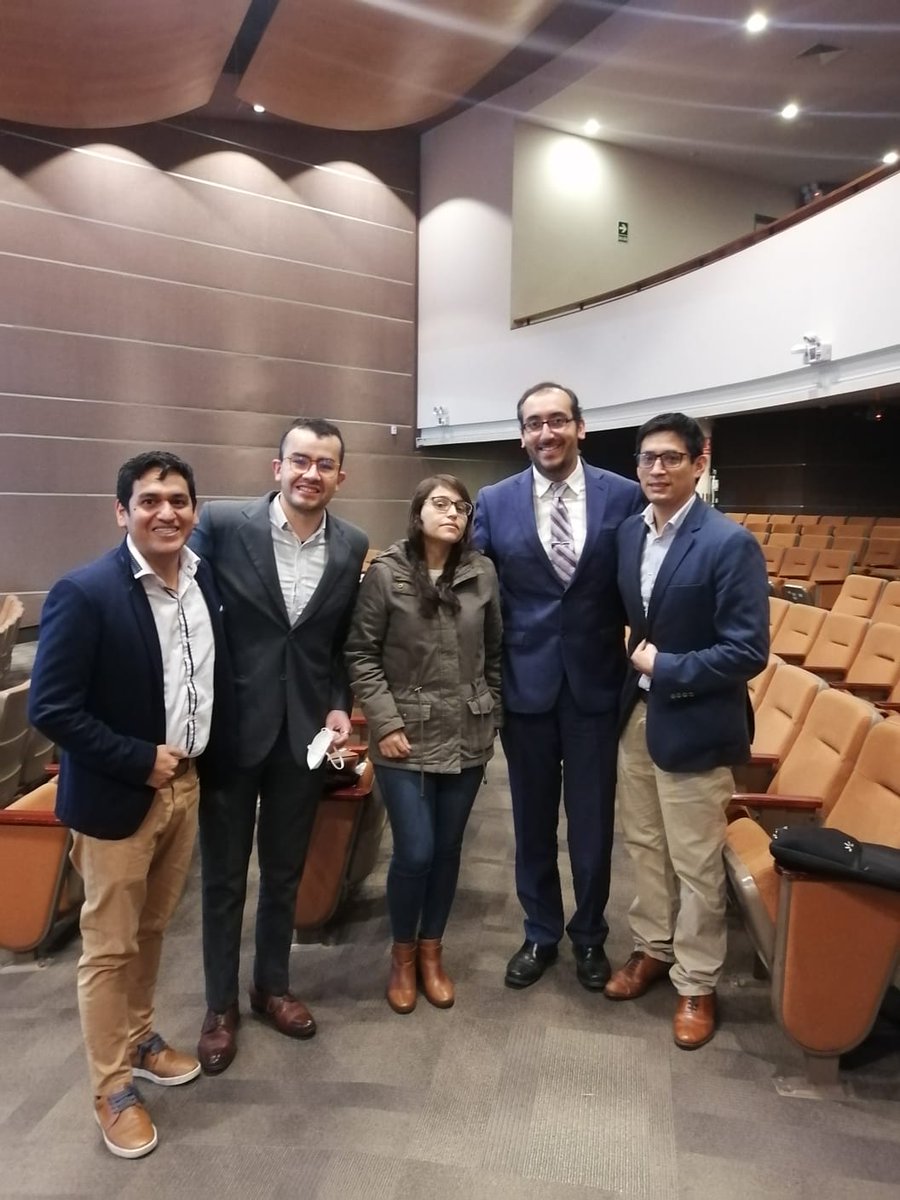 CabreraDacio's tweet photo. Congreso #RFB2022, los amigos del @H2deMayo junto al maestro @juanpabloarab! Excelentes ponencias y mucho aprendizaje @Patty_valu @CarlosNurena @drjulio_gastro https://t.co/kIvmzSmRiJ