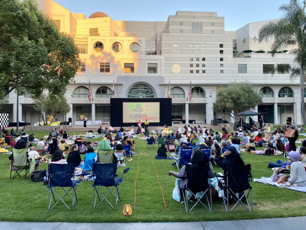 SentryxHQ's tweet image. A FABULOUS TIME ➡️ Moderating the very special Q &amp;amp; A with Costume Designer @monamaydesign 💖 As part of the “Clueless” Film Screening Night at the Park @FIDM Event #GrandHopePark #FIDMTotallyBuggin
