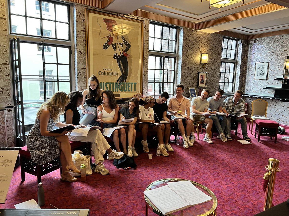 SteveMoss123's tweet photo. First week of rehearsals with the wonderful new cast members joining @MaryPoppins, who are sounding amazing! #MaryPoppins #whatsonstage #westend #castchange @BroadwayWorldUK https://t.co/QclMlTZCRy