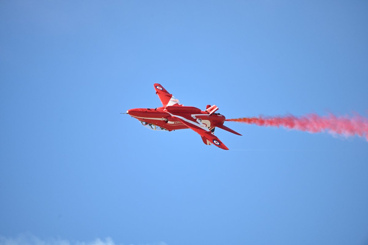 #SouthportAirShow few shots of the #RedArrows at #SouthportAirShow