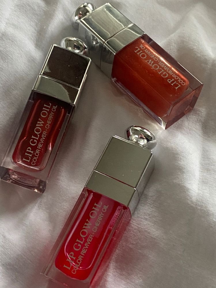 SelectOutfit's tweet photo. dior lip glow oil https://t.co/92SJxGyeep