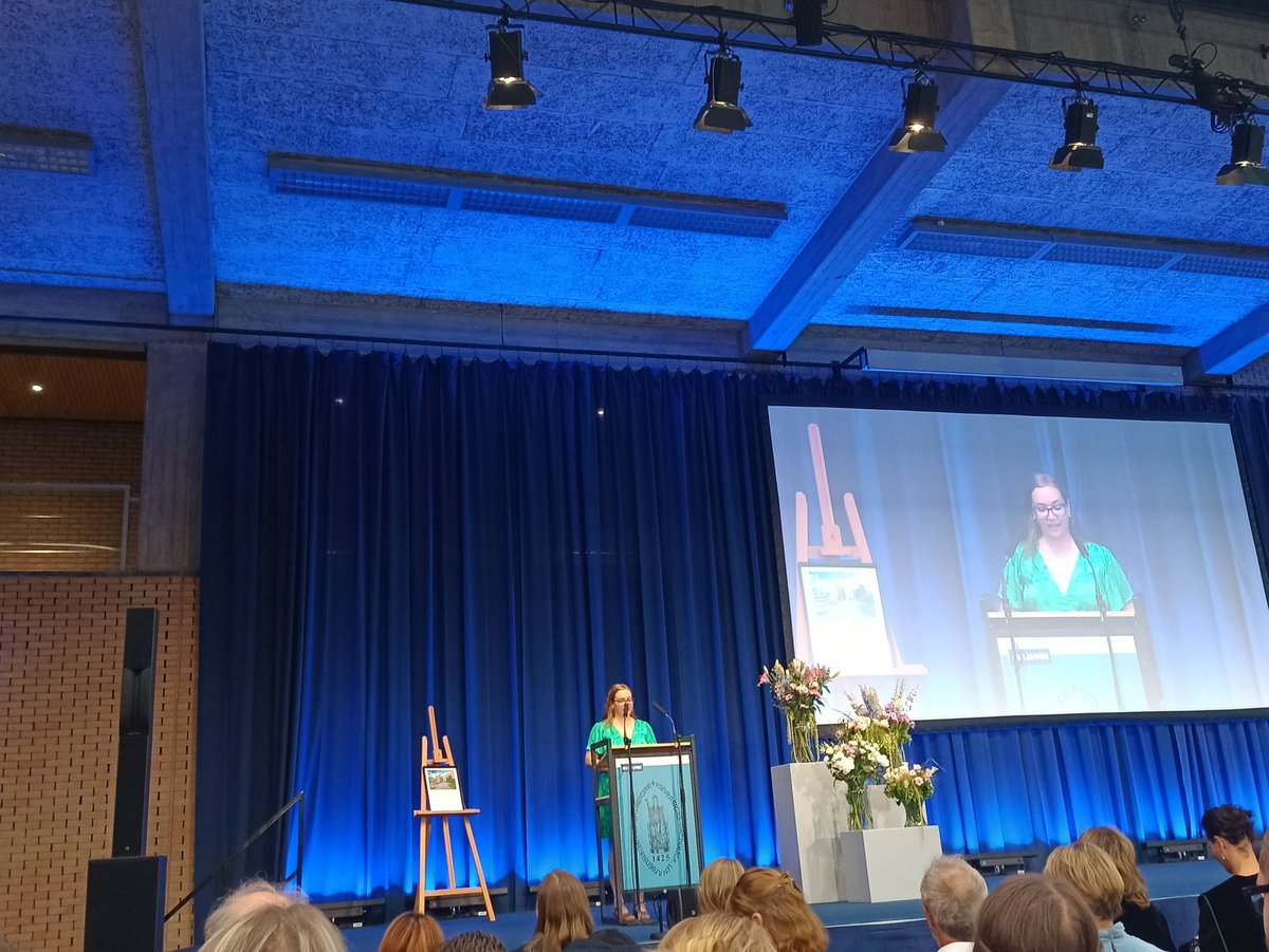 This weekend our new MAES alumni were proclaimed by the Social sciences faculty and the Arts faculty. Ready to share their knowledge, insights and skills with the world 🕊️ Congratulations!