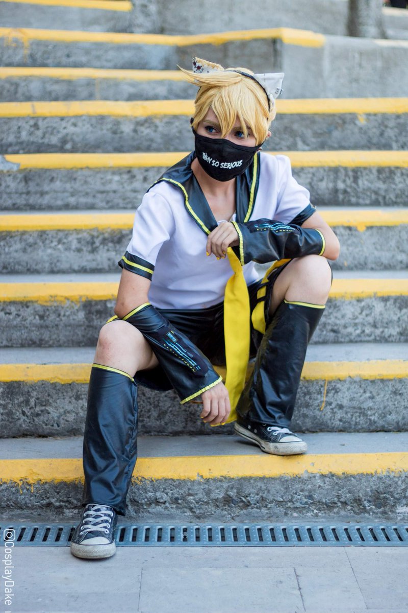 WanWanKun2's tweet photo. #KagamineLen #vocaloid #lencosplay #vocaloidcosplay #cosplaychile https://t.co/0734UlUwRb