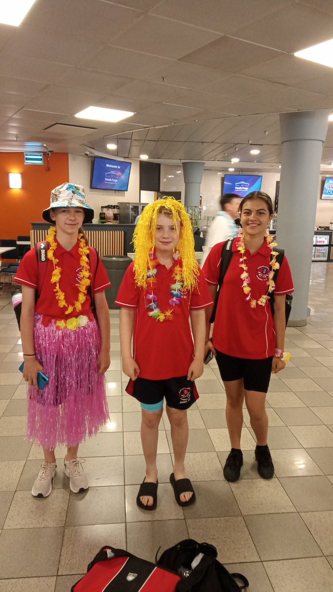 BoBSC_UK's tweet photo. We’ve had a blast today with our swim friends at @PondsForge . Everyone got into the Hawaiian theme with spectators, volunteers, officials and staff at ponds wearing some funky gear! We hope you enjoyed the event…. We’re back in December! https://t.co/nsFPnqH9th