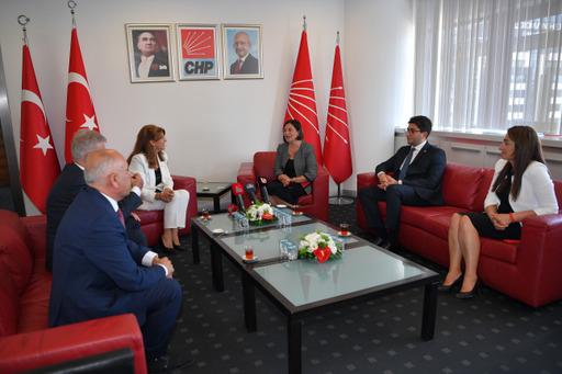 chpgenclik_gm's tweet photo. Genel Başkan Yardımcılarımız Dilara Dalbudak ve Uygar Elitoğ bulundukları heyetlerle birlikte siyasi partiler arası bayramlaşmalara katıldı. https://t.co/42M1sYkRGZ