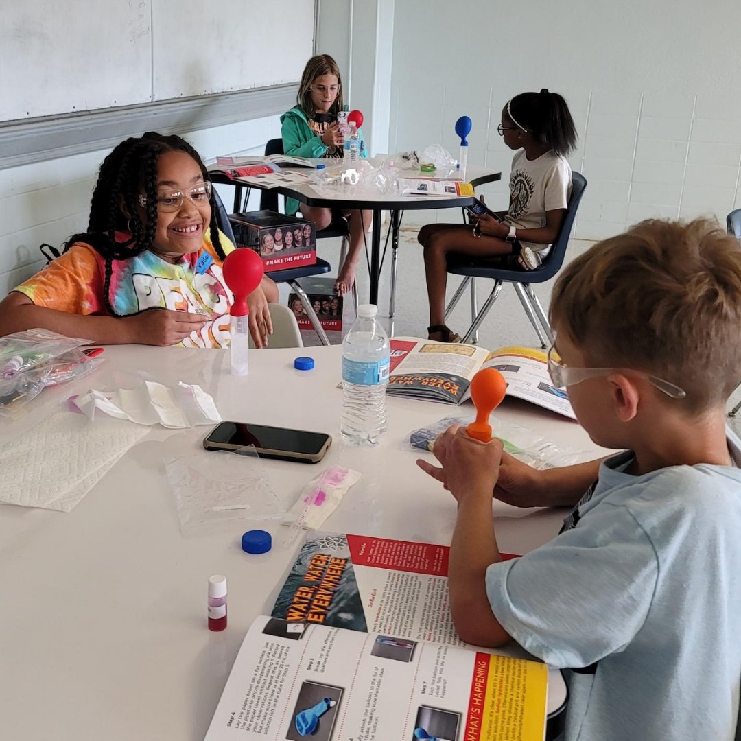 CntrlCre8ivity's tweet photo. Sometimes simple science, using regular items you usually have at home, can inspire the most amazement and joy. It's all about learning how familiar things can come together in new and unexpected ways!
#energycamp #wemakethefuture #centralcreativity #STEM #STEAM https://t.co/VXlspOjsBD