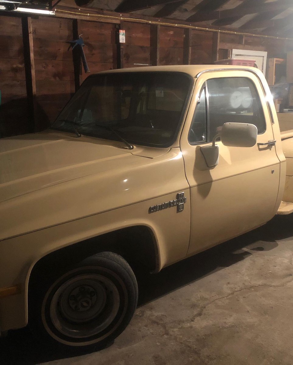 Mmclaughlin84's tweet photo. Retaining walls and 82 Chevys at the McLaughlin Ranch.
#BoydCounty https://t.co/QiLl4GIHSn