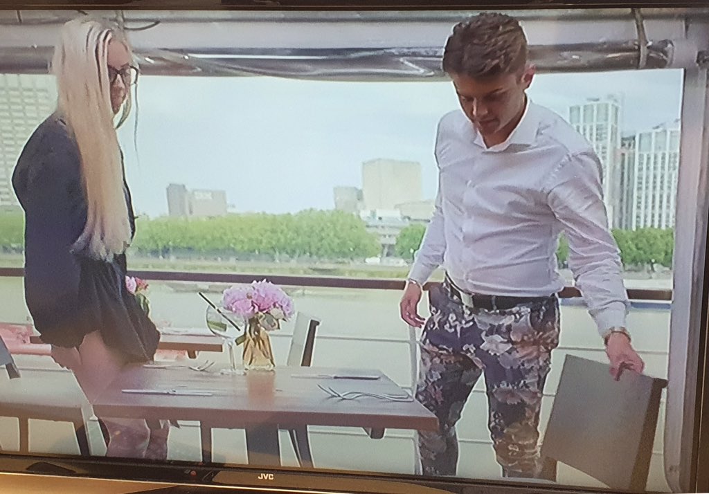 _jay_boy_'s tweet photo. Kinda obsessed with these trousers 🌷 https://t.co/ZbE9e8F32b