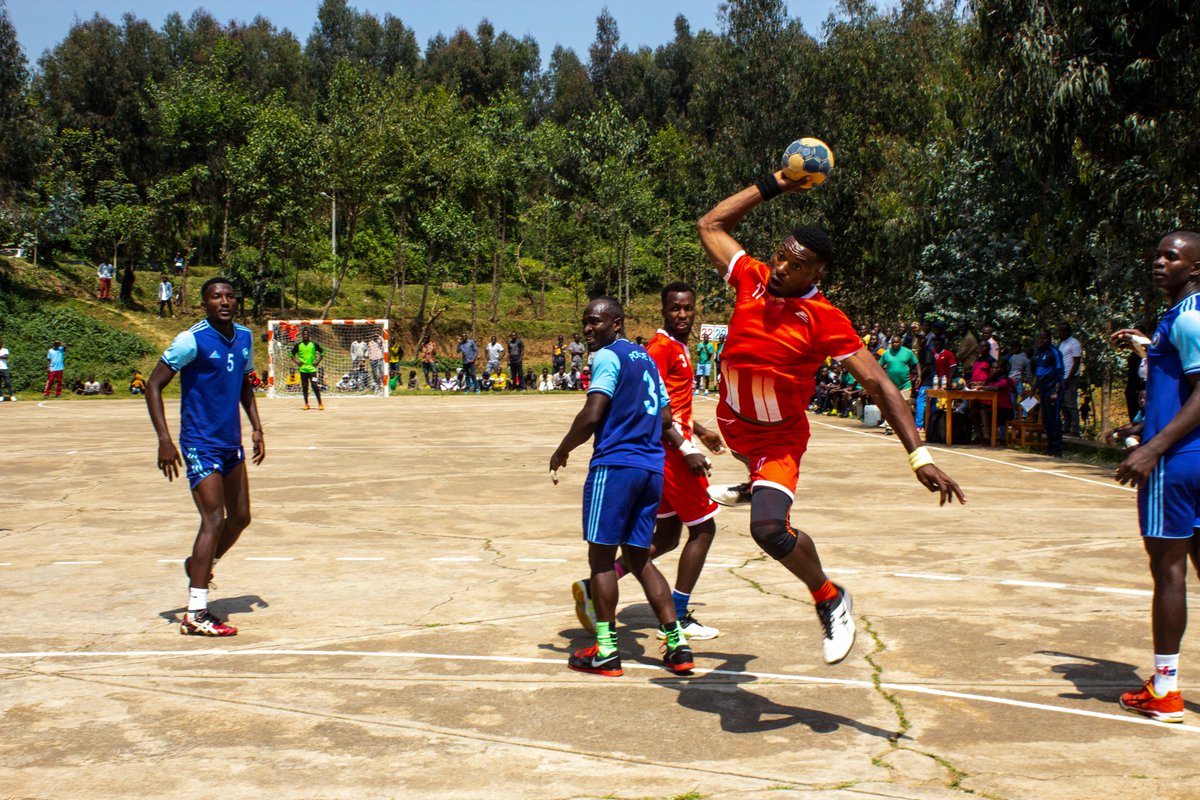 GicumbiT's tweet photo. We didn't win today(Playoffs Finals game 1) but still focused on Sunday's game. come guys we can make it!!!
FT Gicumbi HBT 35 -41  Police HBC https://t.co/oslDOEovsA