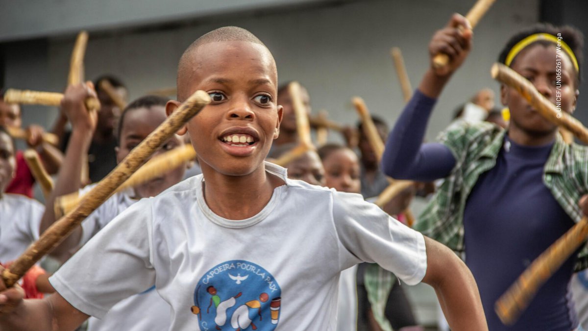 Gloire performs capoeira — a Brazilian martial art — at the UNICEF-supported #HealAfrica Hospital in Goma in the Democratic Republic of Congo. Here, children who have experienced violence come together to build friendships and heal.