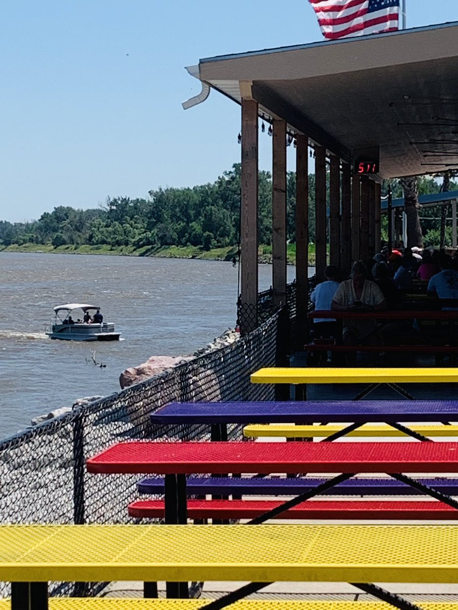 FlaxbeardMark's tweet photo. #ThingsAreLookingUpOmaha! 25th Edition - SurfSide Club on the banks of #MuddyMo. “Omaha’s Redneck Riviera”. Food, Drinks, Live Music, Throw left overs to the carp in the river. #Omaha #GoOmaha @Jean_Stothert @elonmusk @flaxbeer @Joe_Flax @LaineyFlax @jaflax @KatTimpf https://t.co/pYWr0bq1Rm