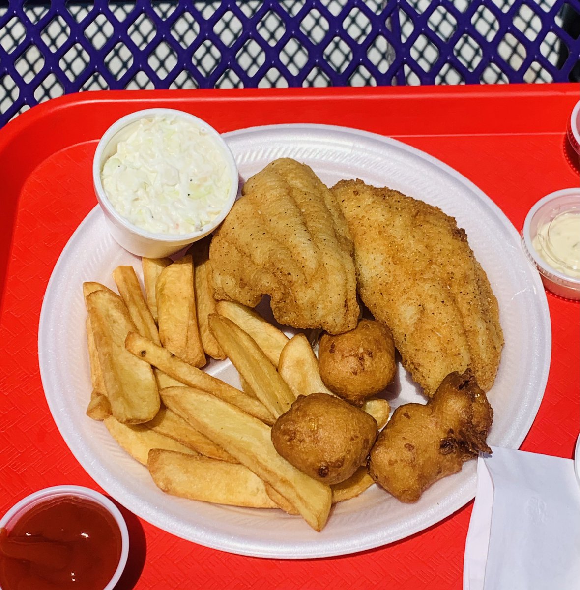 FlaxbeardMark's tweet photo. #ThingsAreLookingUpOmaha! 25th Edition - SurfSide Club on the banks of #MuddyMo. “Omaha’s Redneck Riviera”. Food, Drinks, Live Music, Throw left overs to the carp in the river. #Omaha #GoOmaha @Jean_Stothert @elonmusk @flaxbeer @Joe_Flax @LaineyFlax @jaflax @KatTimpf https://t.co/pYWr0bq1Rm