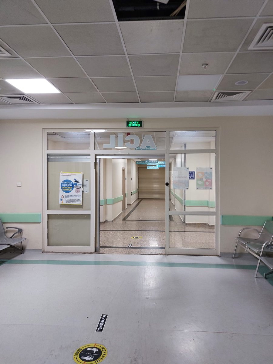 Adana Çukurova Devlet Hastanesi Acil Servis, yaklaşık 50 kişilik bir grubun basması sonucu çalışamaz hale gelmiş, can güvenliği olmayan hekimlerimiz, can güvenliği sağlanana ve yazılı beyanı tebliğ edilinceye kadar hizmetten çekilmiştir. <a href="/AdanaEmniyeti/">Adana İl Emniyet</a> <a href="/EmniyetGM/">Türk Polis Teşkilatı</a> <a href="/drfahrettinkoca/">Dr. Fahrettin Koca</a>