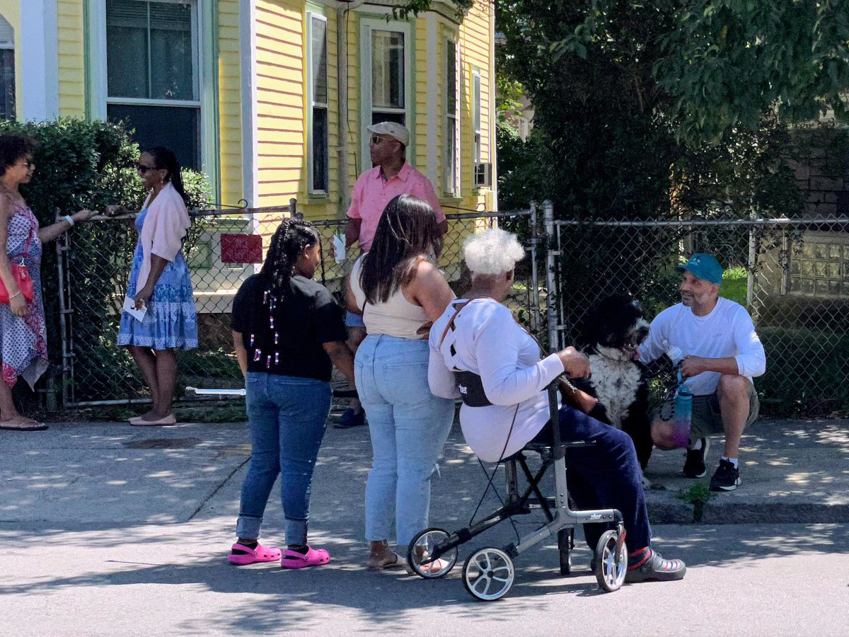 jfh's tweet photo. Streets are more than just a way to get from A to B. They can be a place for community, a place to connect, a place for joy. Grateful to all who made our very first neighborhood Open Streets event such a success today. https://t.co/GpEhgzKFs3