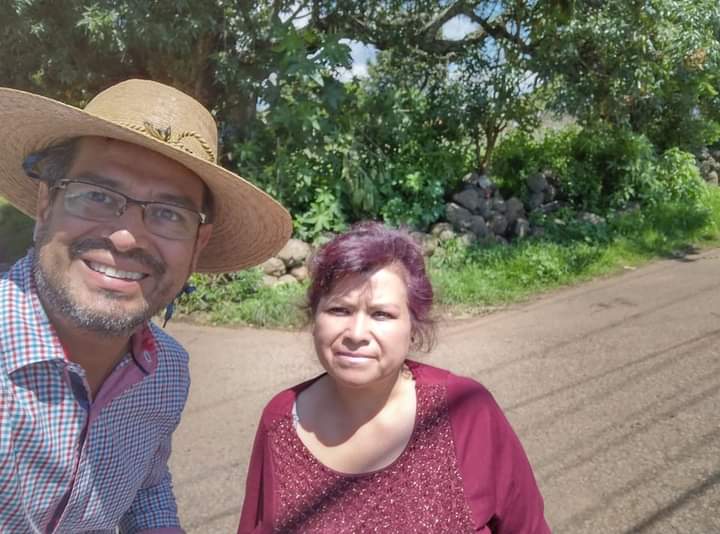 ChavaRamirezM's tweet photo. Saludando a mi amiga Magda. Líder con gran trabajo en las comunidades de la tenencia. #Tacicuaro https://t.co/gJZgIby8c6