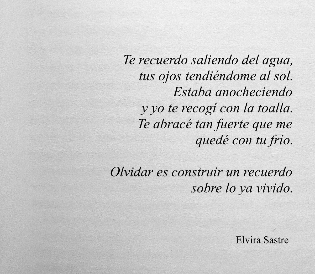 elvirasastre's tweet photo. La nostalgia del verano siempre fue mi favorita. https://t.co/oyEKDcQTFb