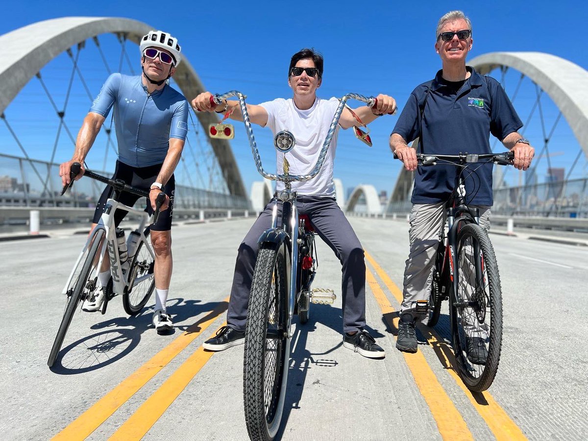 kdeleon's tweet photo. Los Angeles, The People’s Bridge is now officially open to pedestrians and bicyclists! Walk or bike across to see the spectacular view of your city before it opens to motorists tonight!
#SixthStreetViaduct https://t.co/M6gMOlfxCb