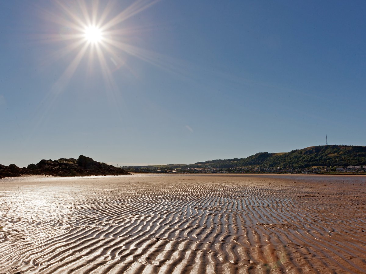 Sunday scorcher at the beach 😎🌞☀️ #Burntisland