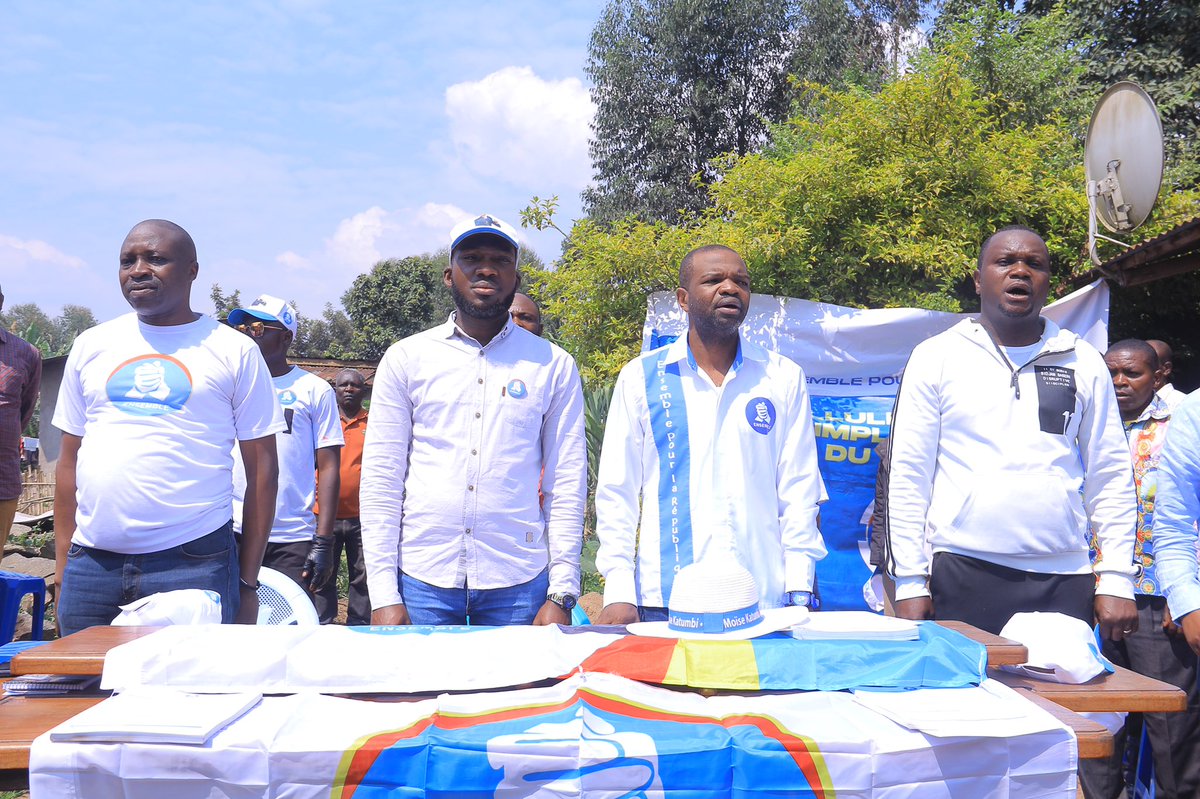 LuhembaSheria1's tweet photo. #BUTEMBO:Apres #Mususa, #Kimemi & #Vulamba pr appliquer la nouvelle stratégie adoptée par la cellule d’appui à l’implantation d’@Ensemble_MK du Pr @moise_katumbi , c dimanche, étions en comm Bulengera, Q.Muthiri, cell. Vatholya @OlivierKamitatu @gratieniracan @SalomonKalonda https://t.co/Ok2xwlR4Wk