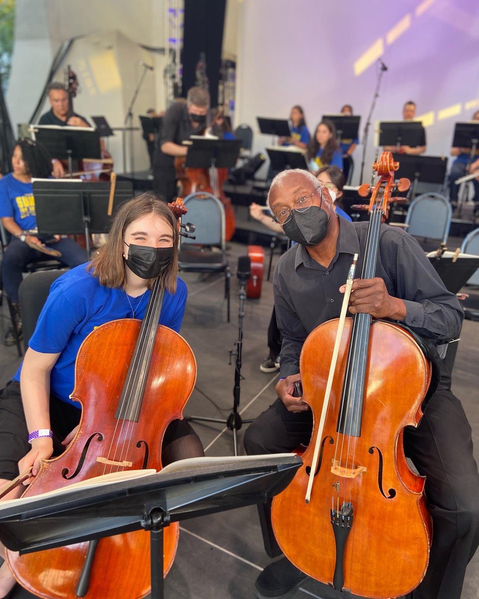 FestOrchLC's tweet photo. Congrats to all our amazing Young Artists for the past 5 days of rehearsals and concerts!!! We had so much fun performing with you and working with you all this week❤️! Let’s do it again soon!
#LaGuardiaHS
@UCMusicProject @HarmonyProgram @UpBeatNYC @OrchestraNYC #BridgeMusik https://t.co/EgNyugS04d