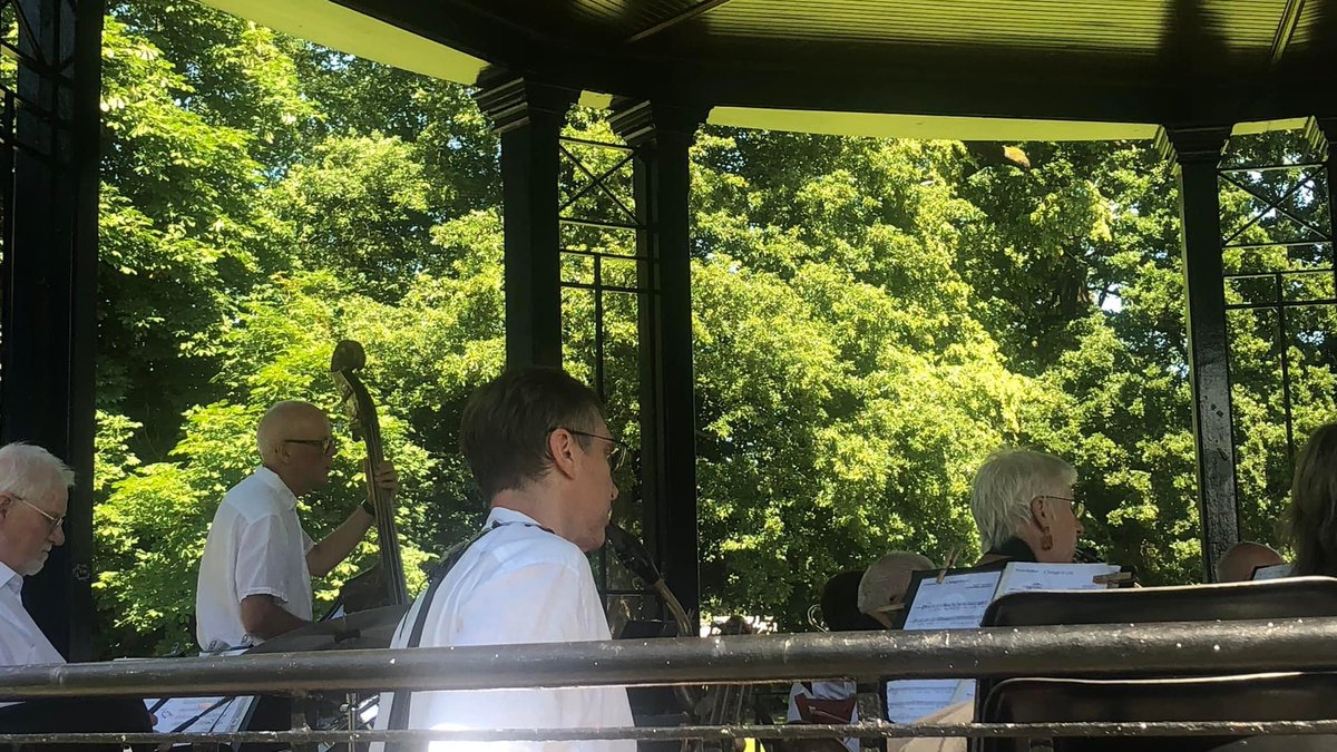 DavidCliffe12's tweet photo. Went to Leek bandstand to put out the chairs and finished up playing bass for Cheadle Community Band. Great afternoon, rounded off with a welcome pint (and excellent music) at The Fountain. # https://t.co/97rpO4spea