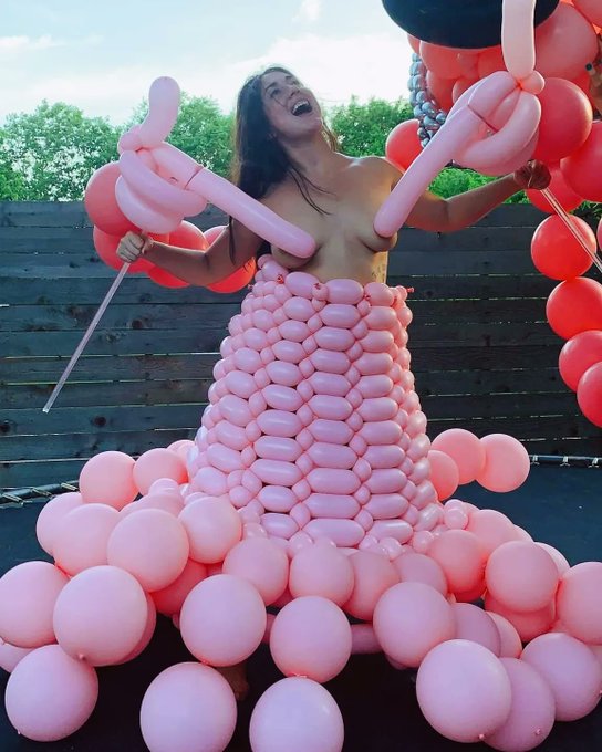 I love my life 🎈👾🎈  Modeling one of @MollyMunyan 's awesome balloon monster creations -- wowie 📣💨🎉 https://t<a class="tags" target="_blank" title="On Twitter" href="/?out=eyJ0eXAiOiJKV1QiLCJhbGciOiJIUzUxMiJ9.eyJpYXQiOjE3MjQ2NDExNjgsImlzcyI6InR3cG9ybnN0YXJzLmNvbSIsIm5iZiI6MTcyNDY0MTE2OCwiZXhwIjoxNzU2MTc3MTY4LCJyZWRpcmVjdF91cmwiOiJodHRwczovL3R3aXR0ZXIuY29tL01vbGx5TXVueWFuIn0.IfJQabFsmtZe9eUtPvJ6KZuQgty_ZrHKB7Jjj_DqD4BOXxFkTv6GwMqPSjql0NhBLqtIdykHQUqZQeaKOVC3fw">@MollyMunyan</a><a href="/tag/protests2020"class="tags"><span>#protests2020</span></a><a href="/tag/grandrapidsprotest"class="tags"><span>#grandrapidsprotest</span></a>