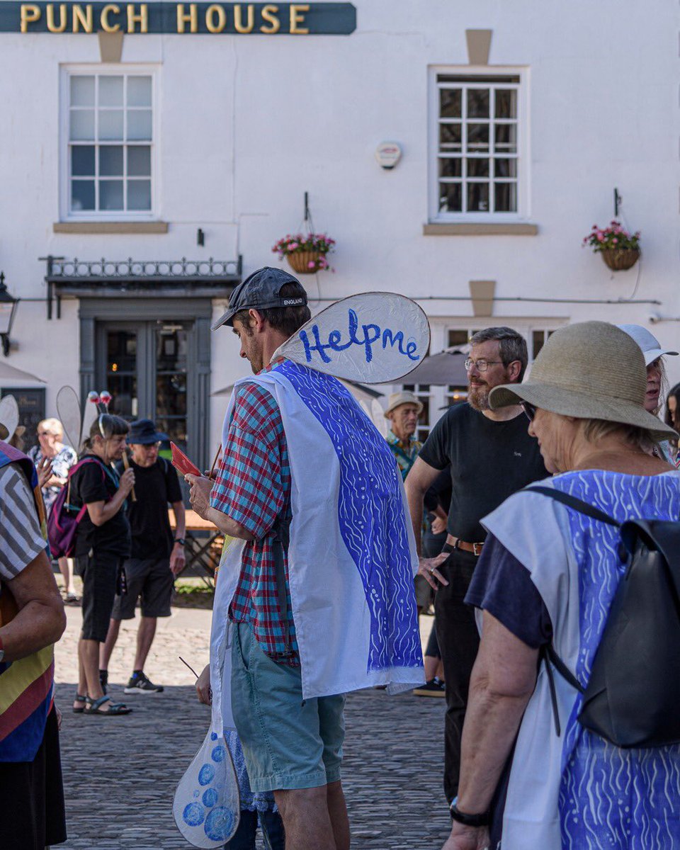 SaveTheWye's tweet photo. Enough is enough!
In spite of looking beautiful the River Wye is DYING
Banners out in Monmouth today for #WYEJULY event by @of_wye
📷 credit: Paul Jackson
#savethewye #2yearstosavethewye https://t.co/noi0hNhIah