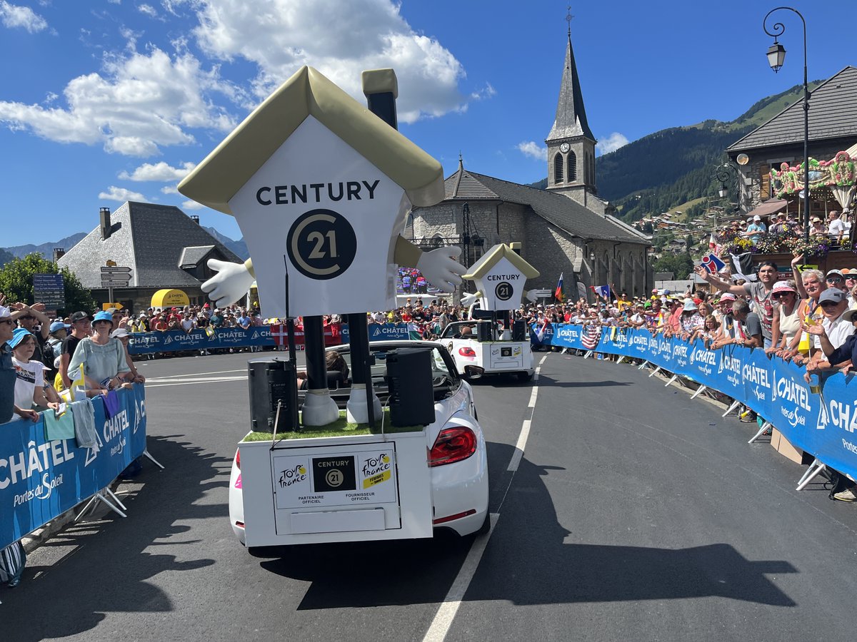 century21fr's tweet photo. Parlons de vous, parlons bienS sur l’étape 9 Châtel -> Les Portes du Soleil 🚴 #TDF2022
Aujourd'hui notre caravane a roulé sur 193 km sur les routes montagneuses Suisse.

#TDF2022 #tourdefrance #suisse #century21 #Century21fr #c21fr #ParlonsDeVousParlonsBienS https://t.co/oWYZ5Vd4Dg