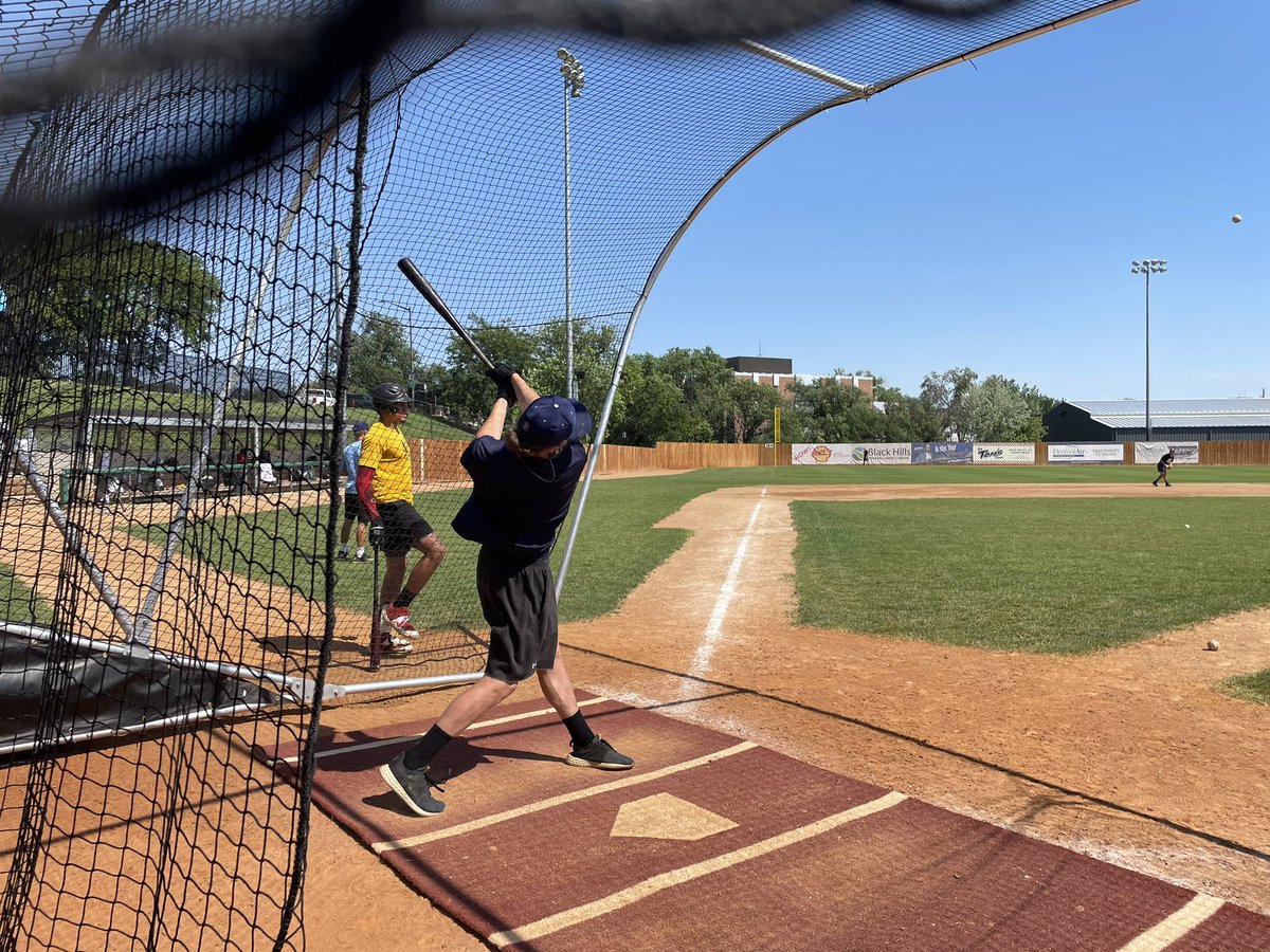 Sabre Dogs tweet media