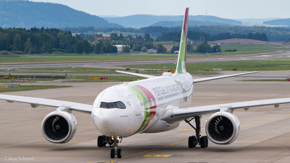 aviation_schmid's tweet photo. TAP Air Portugal / Airbus A330-900 / CS-TUD / ZRH - 10.7.22
@Easyspotting @tapairportugal
#AvGeek #planespotting #planes #planespotter #aviation #aviationphotography #spotting #ZRH #ZRHAirport #ZRHmovements #tapairportugal #airbus @a339 #a330neo #cstud https://t.co/IGdCxRxvhr