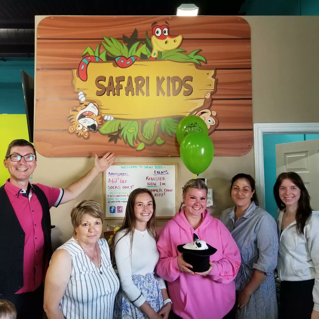 Had a blast adding a little magic to #safarikidsindoorplayground customer appreciation day! Thank you to my friends at #SafariKids for providing such joy to so many families. #childrensmagician #childrensmagicshow #childrensentertainer #indoorplayground