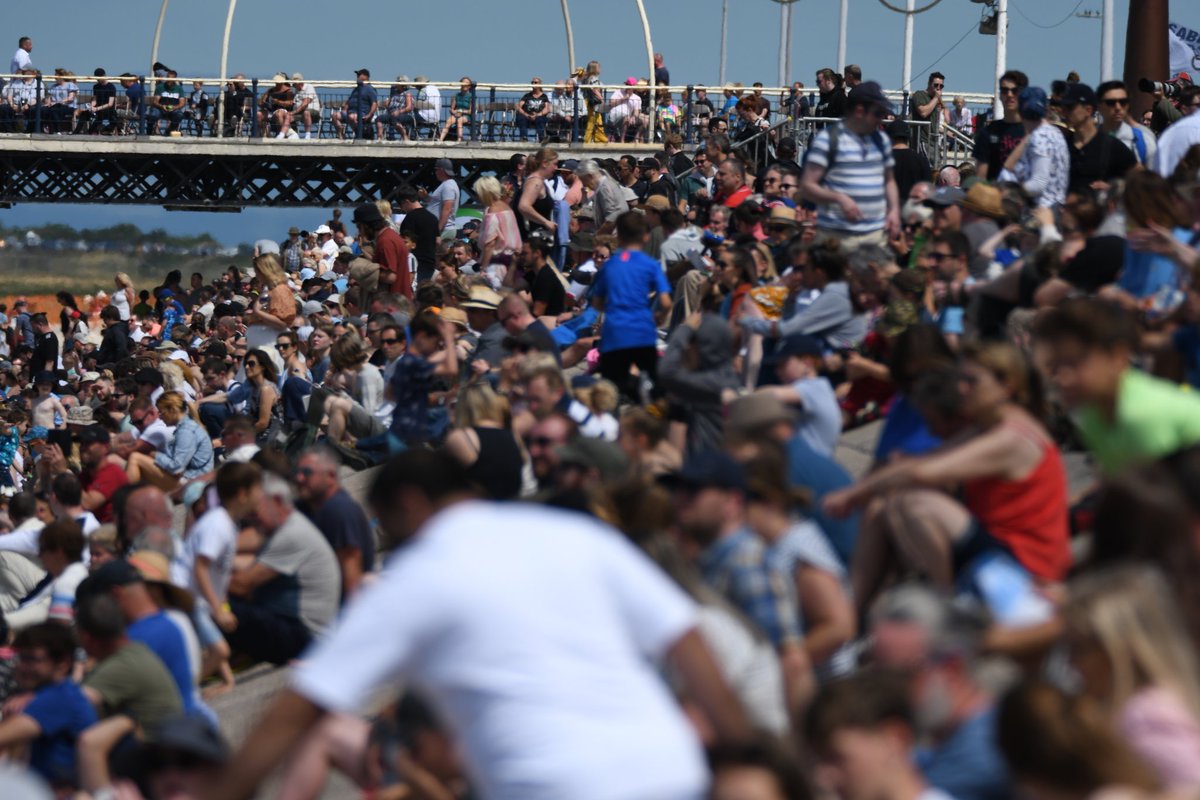 #SouthportAirShow busy day on the beach not much space left on the sea wall