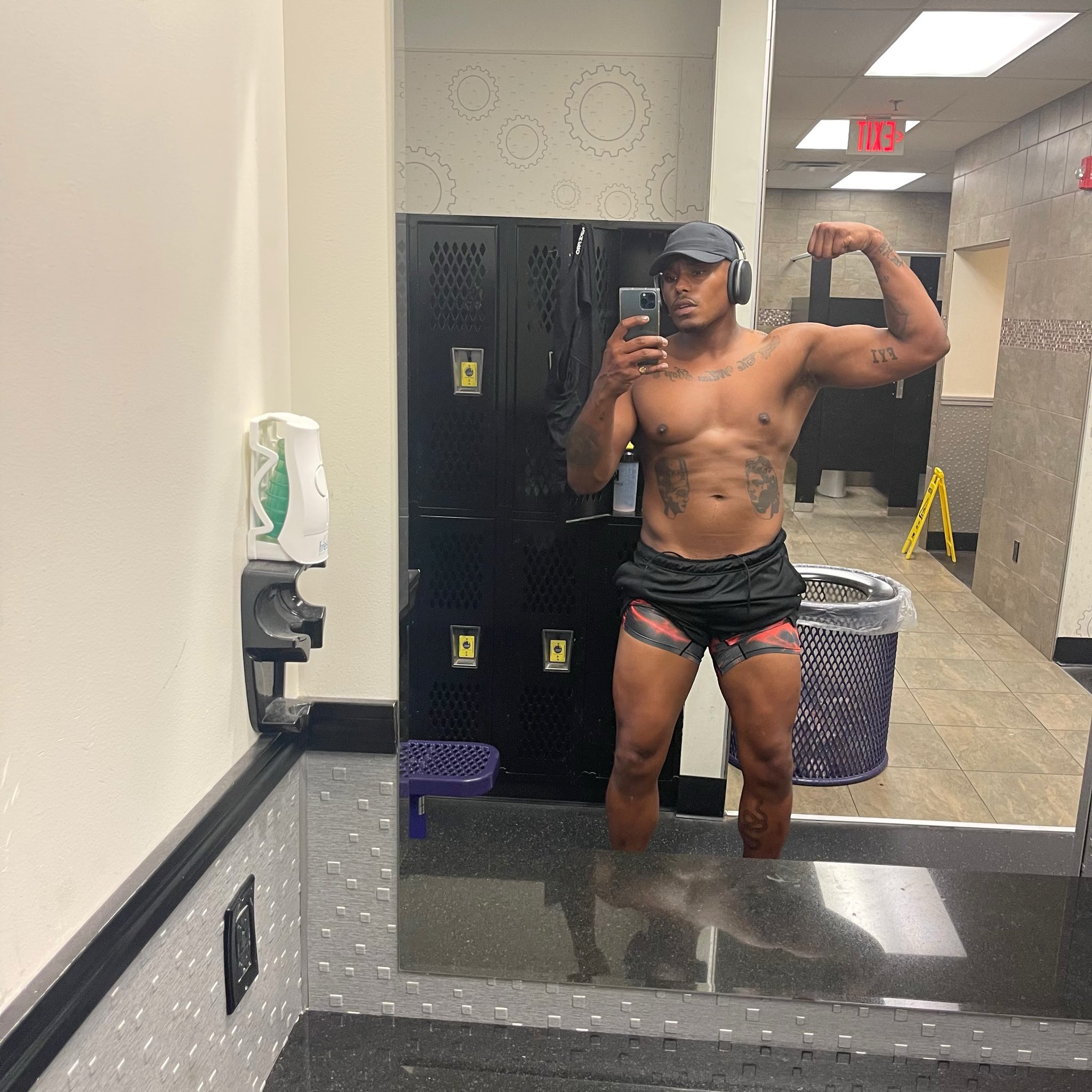 Avery Wilson on Twitter: "@DJPootieTang 🤣🤣🤣🤣🤣🤣 I’m about ready https://t.co/MjoeSi3xz1" / Twitter