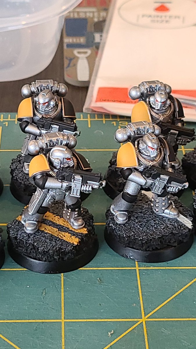 Sea_Dot_Bass's tweet photo. @haneame_cos I painted some warhammer minis! https://t.co/CMtVsoY21l
