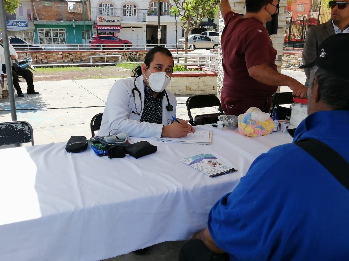 LldmTonala's tweet photo. Ayer estuvimos en nuestra #JornadaAsistencial de #JovenesEnTonalá con los vecinos de la col. Jalisco 1era Sección. Fue un éxito.

🩺Consultas médicas
🧑‍⚖️Asesoria Legal
💇‍♂️Corte de pelo
💆‍♀️Masajes antiestrés
💉Enfermería
🚑 Capacitación de primeros auxilios

#WeAreLight https://t.co/sK9SnAO0TM
