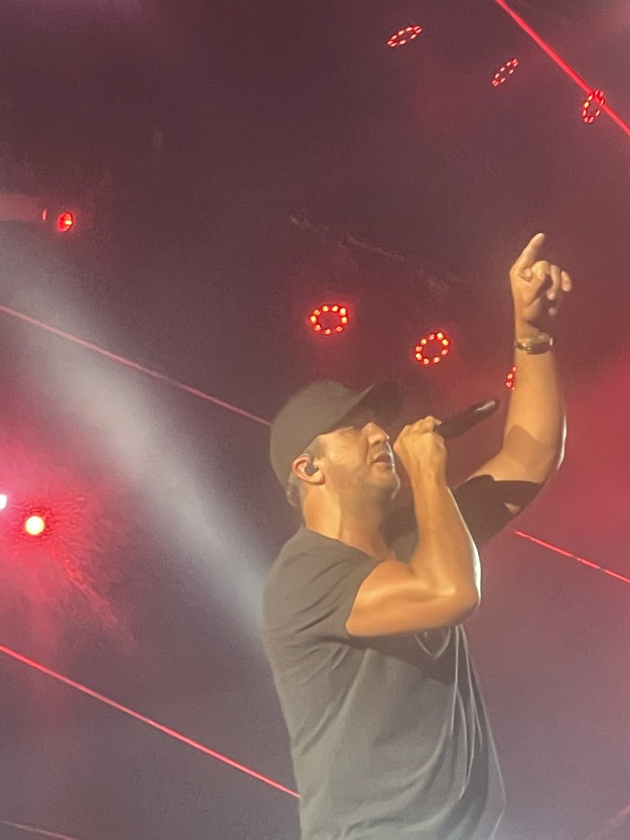 siennapaoni's tweet photo. Raised Up Right Tour, Atlanta Georgia. https://t.co/zN9CKyXXdG