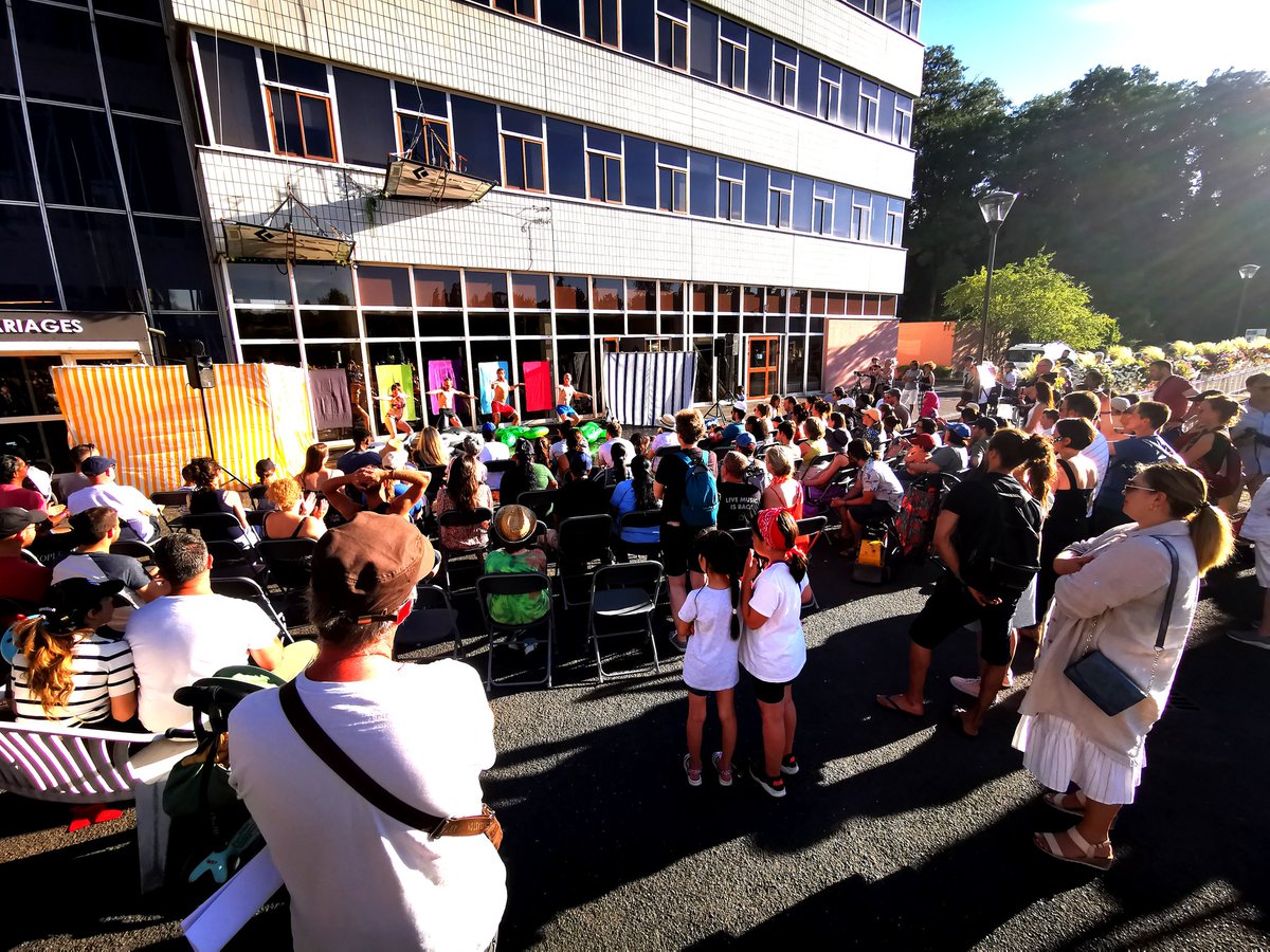 gregbozec's tweet photo. #ÔBergesDÉté
3ème édition de l'événement qui allie poésie, déambulation, spectacles et ateliers familiaux. Créé Par les habitants - Pour les habitants.
Objectif: faire lien entre 2 quartiers de @villedemassy et c'est réussi 👏 #ParticipationCitoyenne
poke #SoifdeBitume https://t.co/4vywisWsoi