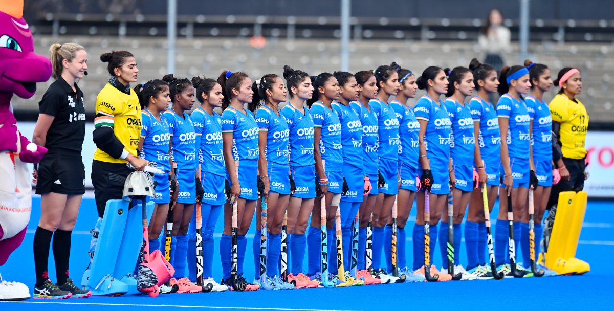 thefield_in's tweet photo. #HWC2022 #HockeyWorldCup🏑 

🇪🇸 1-0 🇮🇳 

Indian women's team's chances of a first ever medal at the World Cup are now over. They will enter the 9-16 classification phase, and face Canada on Monday night.

#ESPvIND as it happened: https://t.co/fCtWPy23TO https://t.co/S51zS4SOrT