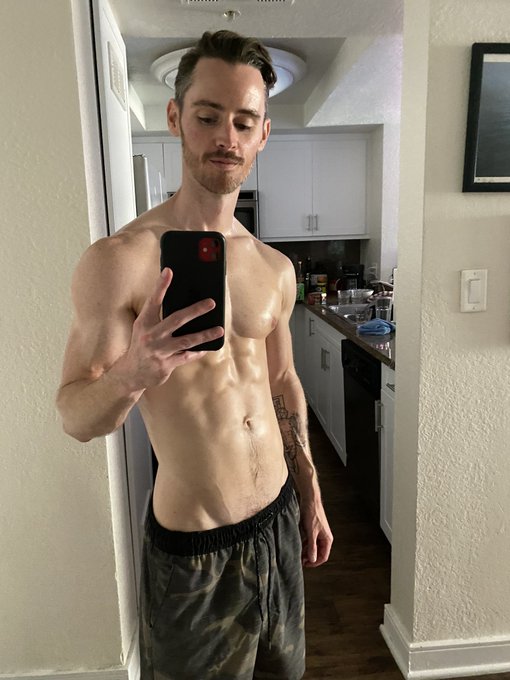 I&rsquo;m all slippery. 😋 https://t.co/xGevQk0uTA<a href="/tag/phawards2024"class="tags"><span>#phawards2024</span></a>